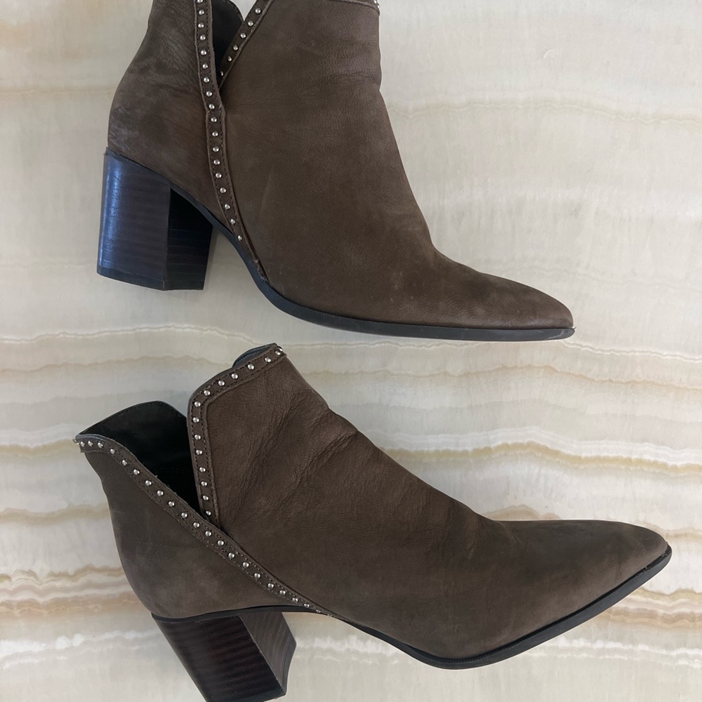 Sole Society Daphine Leather Studded Ankle Booties – Size 7 Olive